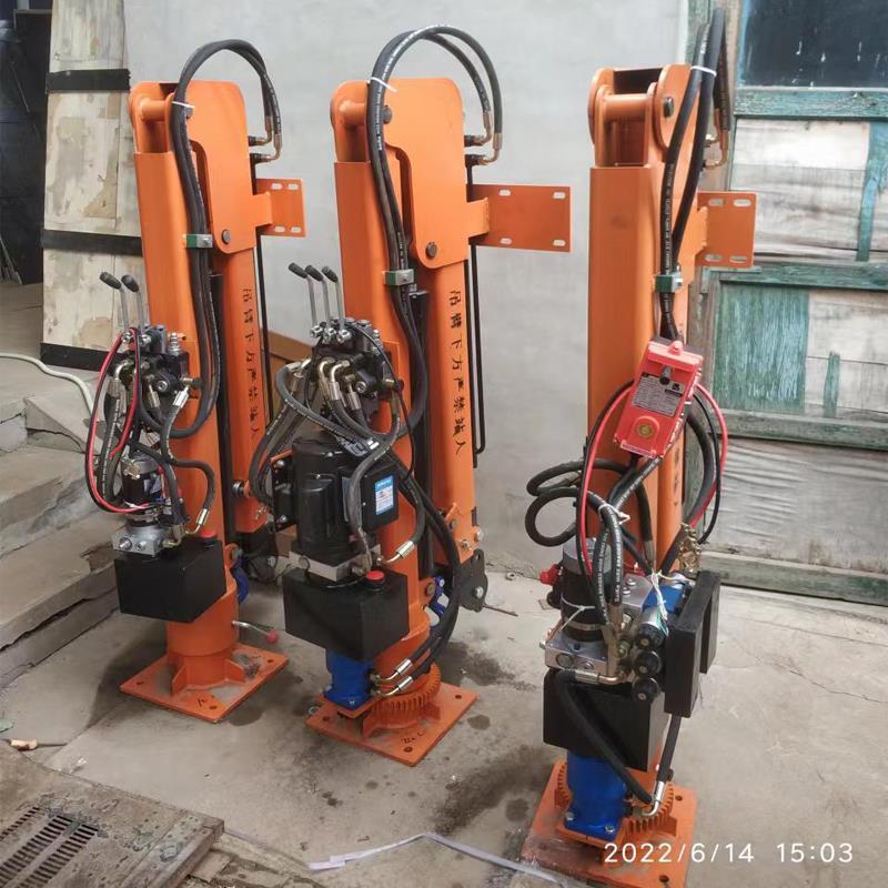 怀柔区重汽蓝牌随车吊 3.2吨 国六动力强 液压驱动 农用自卸起重机